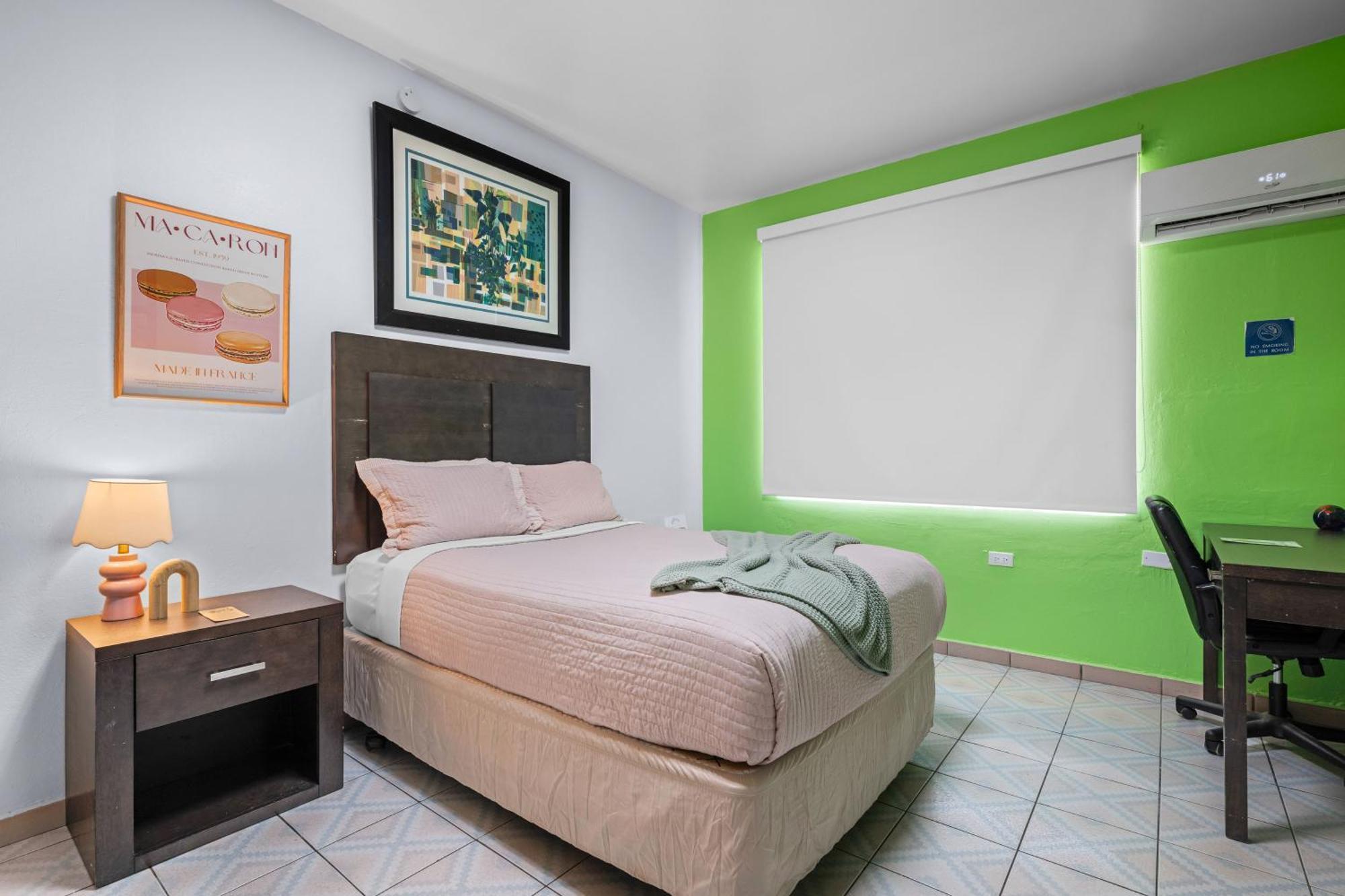 Borinquen Beach Inn San Juan Exterior foto