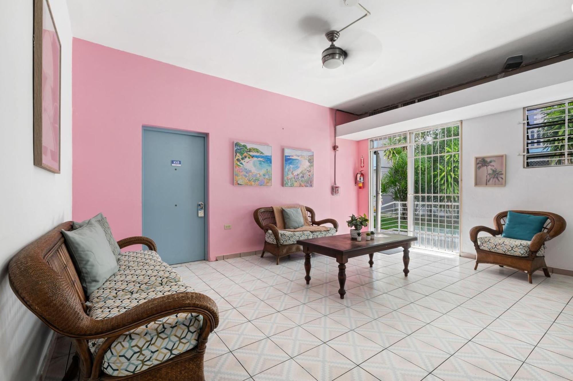 Borinquen Beach Inn San Juan Exterior foto